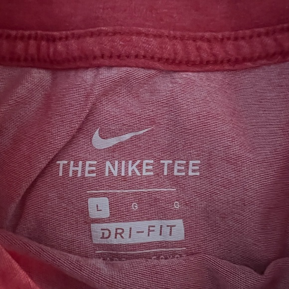 Nike T-Shirt - Picture 2 of 2